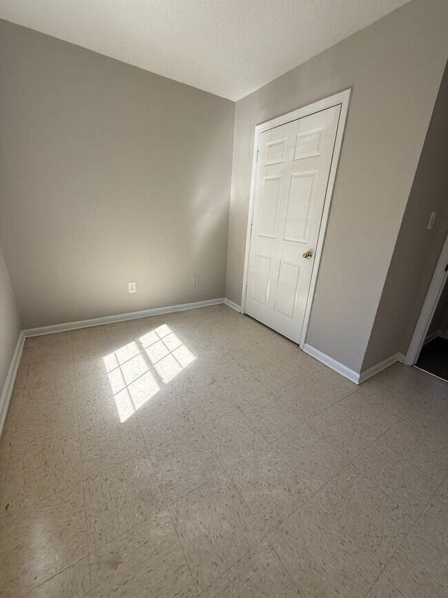 Building Photo - 8170 Geiger St NW