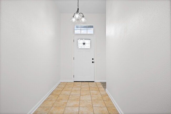 Building Photo - 4417 Briarwood Dr