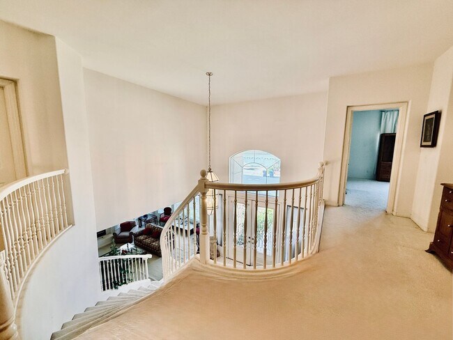 Building Photo - Partially furnished-Lovely 5 bedroom, 3 bath home in Legacy Master Series Community! $500 off fir...