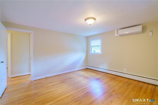 Building Photo - 33 Sky View Dr