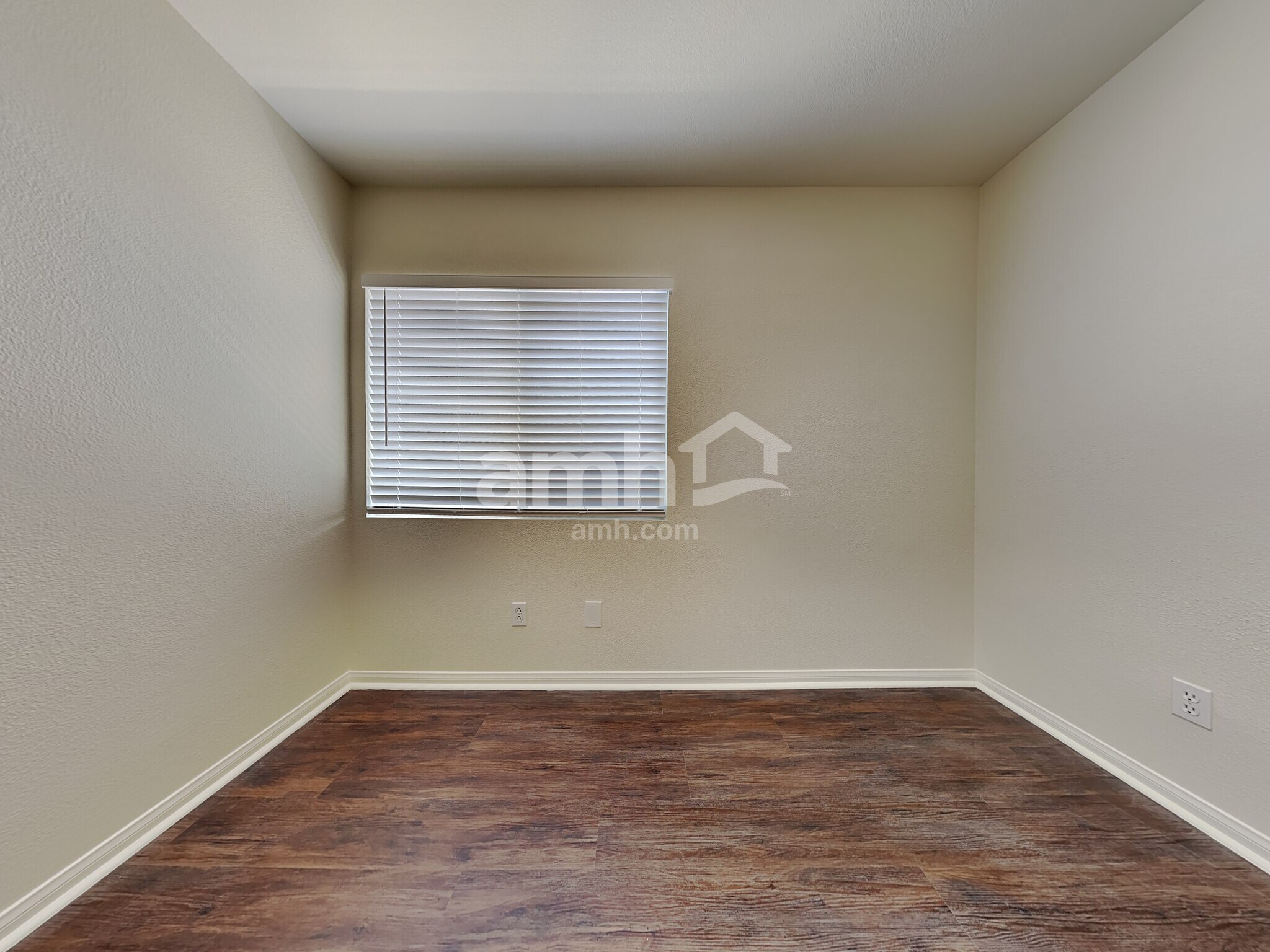 Building Photo - 9761 Trailing Daisy St