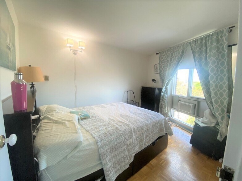 Building Photo - 19 Winchester St