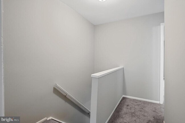 Building Photo - 10661 High Beam Ct