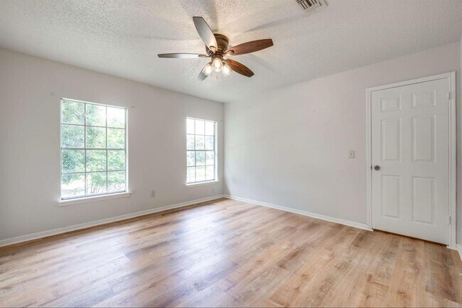 Building Photo - 11407 Rocky Mill Dr