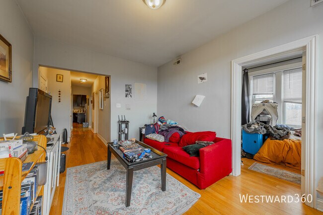 Building Photo - 3025 W Diversey-3