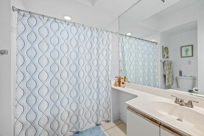 Building Photo - 3225 NE 184th St