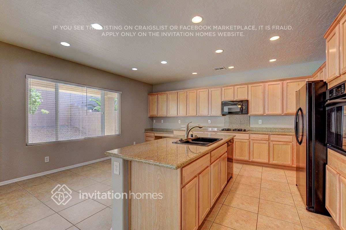 Building Photo - 2542 Findlater St