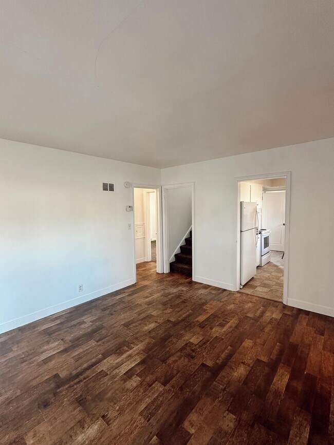 Building Photo - 605 12th St N