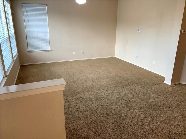 Building Photo - 10705 Beard Ave