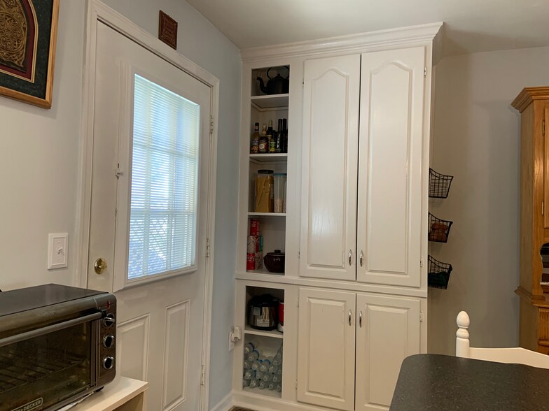 Building Photo - 3732 Falls Rd