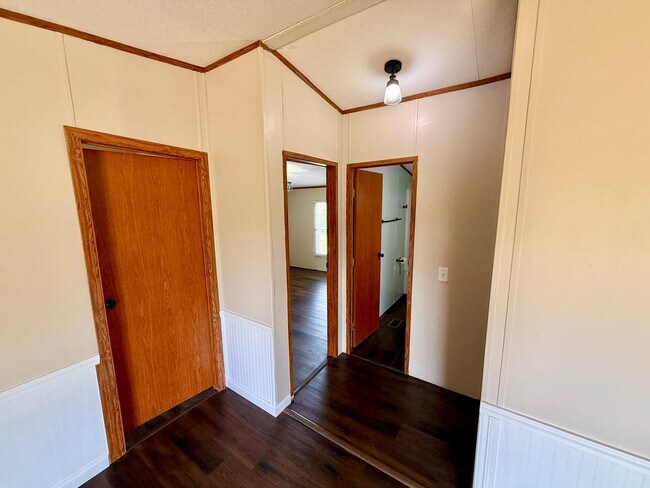 Building Photo - 2948 Ellejoy Rd