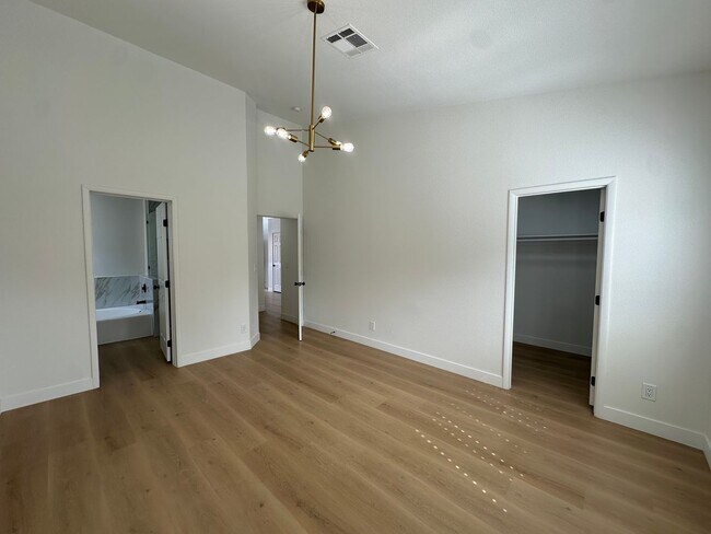 Building Photo - Beautiful Single Story Las Vegas Home For Rent.