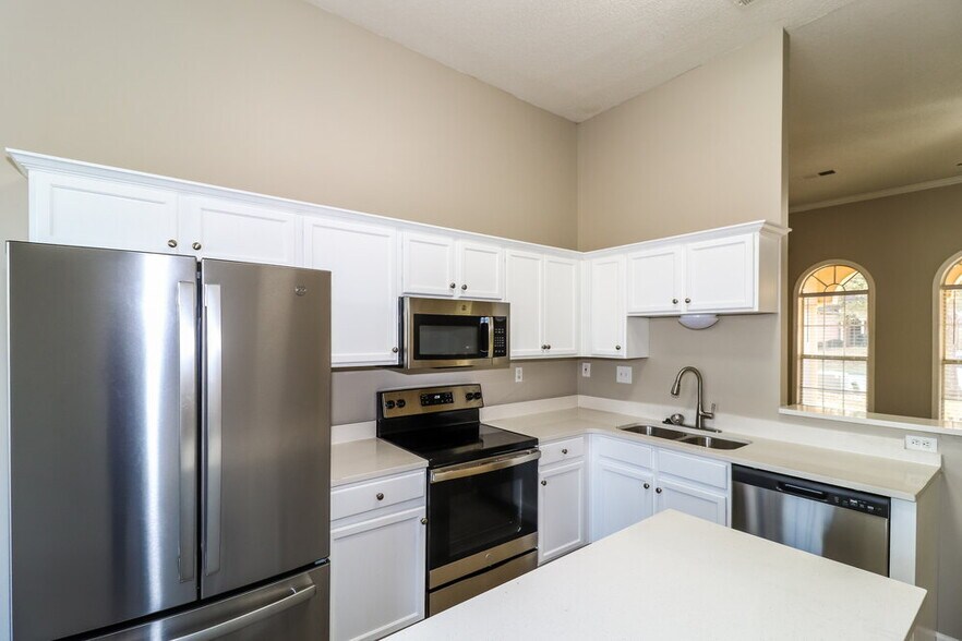 Building Photo - 2770 Java Dr