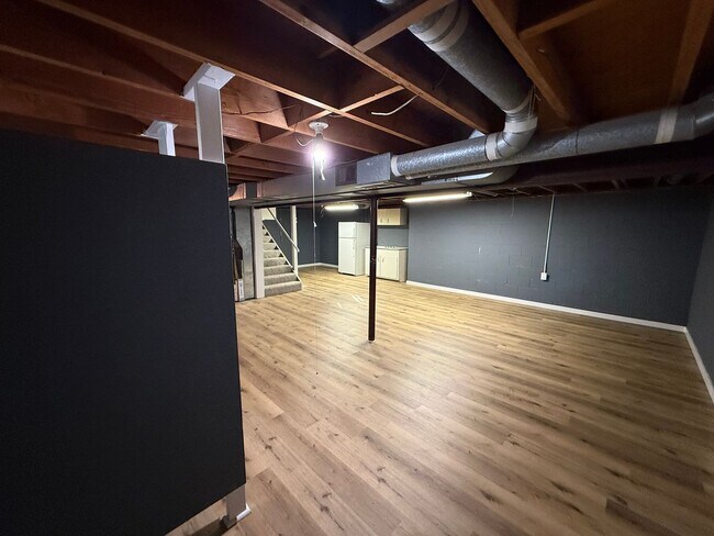 Building Photo - Charming 2-Bed/2-Bath Ranch with Garage — Rent-to-Buy Opportunity in Fremont, NE!