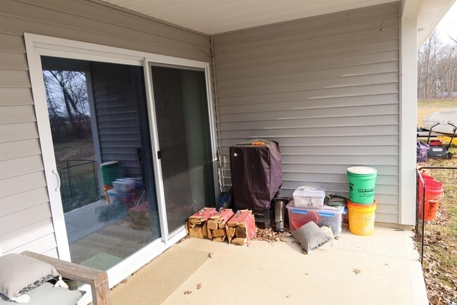 Building Photo - 7502 Accio Cv