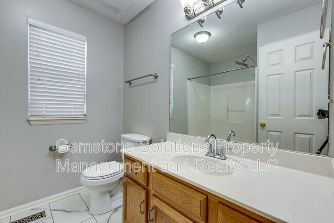 Building Photo - 2214 Falcon Creek Dr