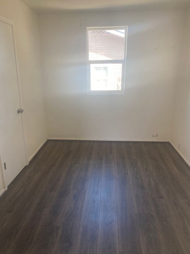 Building Photo - 429 Florinda St