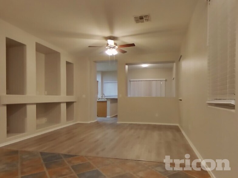 Building Photo - 12513 W Washington St