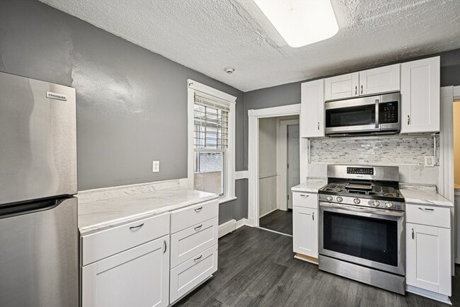 Building Photo - 16 Gannett St