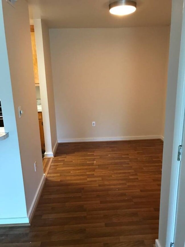 Building Photo - Overlook Condominiums - 2 bedroom- 2 bath