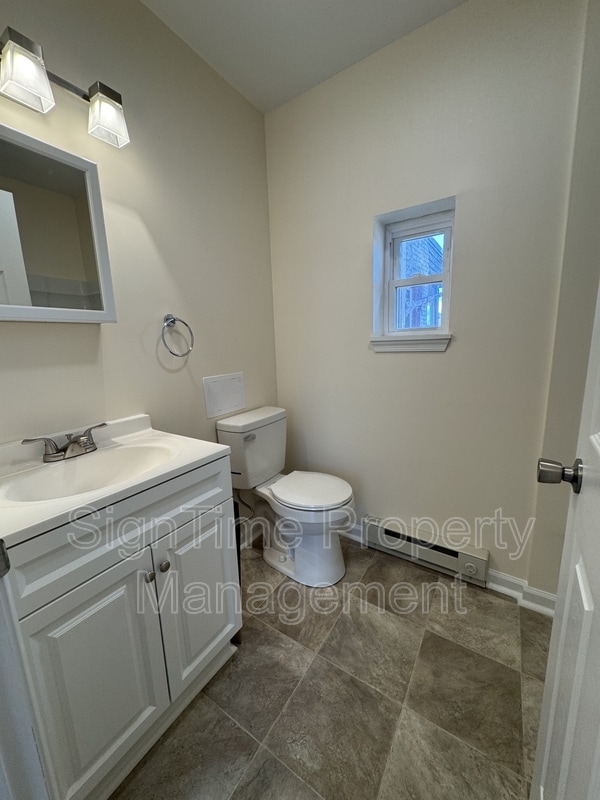 Building Photo - 40 N Conococheague St