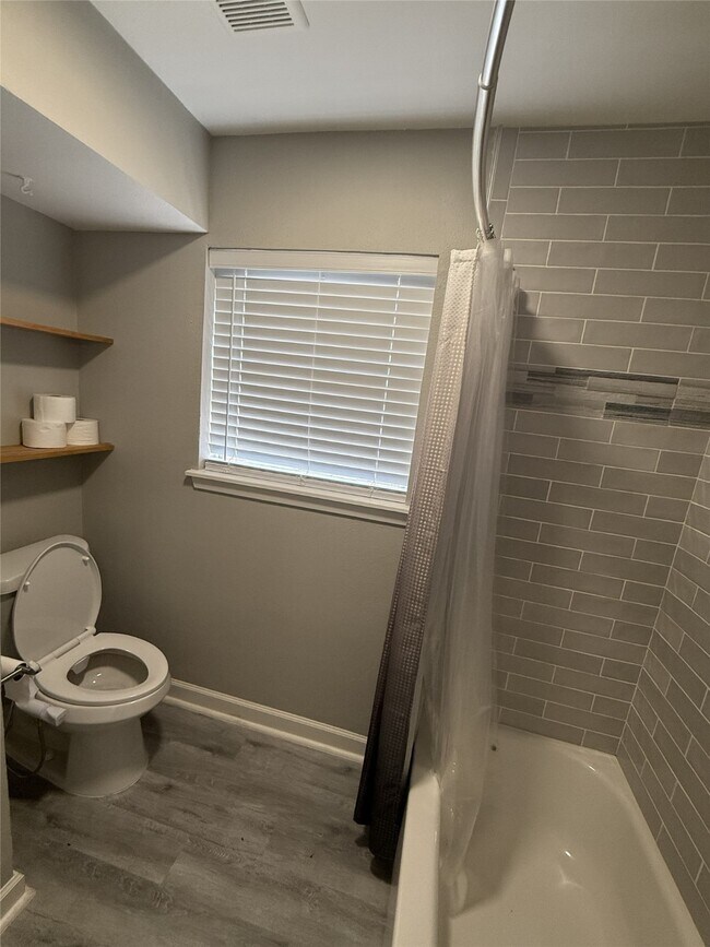 Building Photo - 10031 Haddington Dr