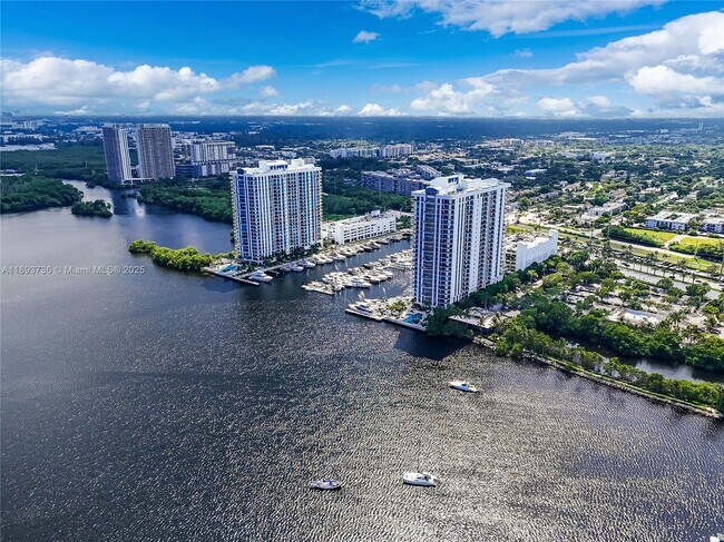 Building Photo - 17301 Biscayne Blvd