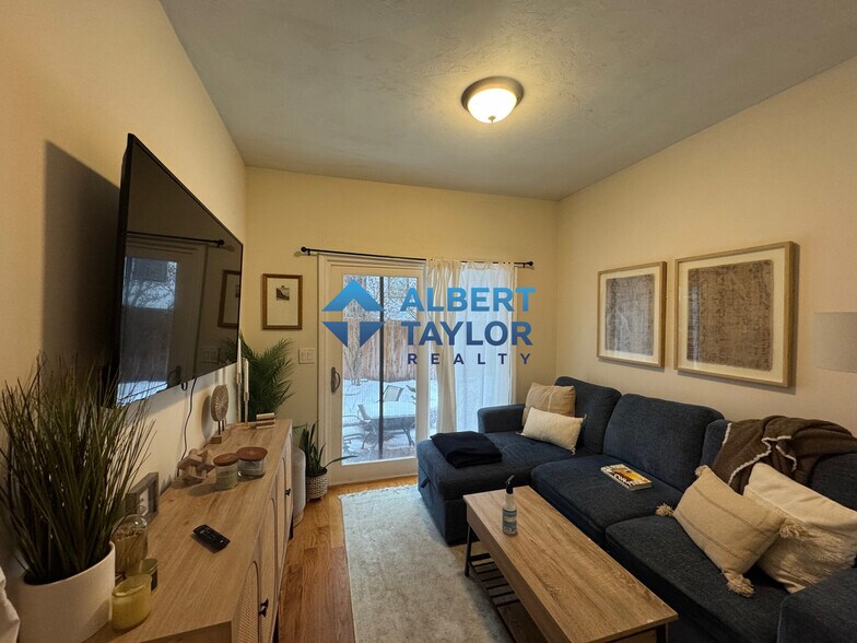 Building Photo - 58 Medford St