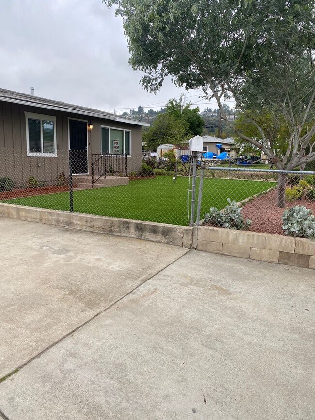 Building Photo - El Cajon 3 BR/1BA Single Family Detached H...