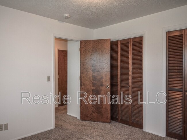 Building Photo - 301 1/2 West 500 North - 2