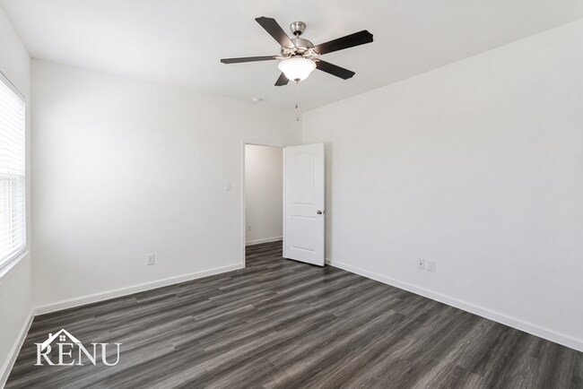 Building Photo - 6124 Harrah Ln