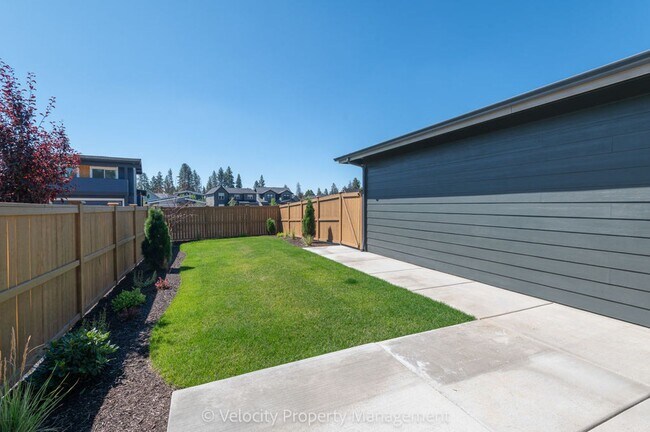 Building Photo - Brand New Beautiful Home!