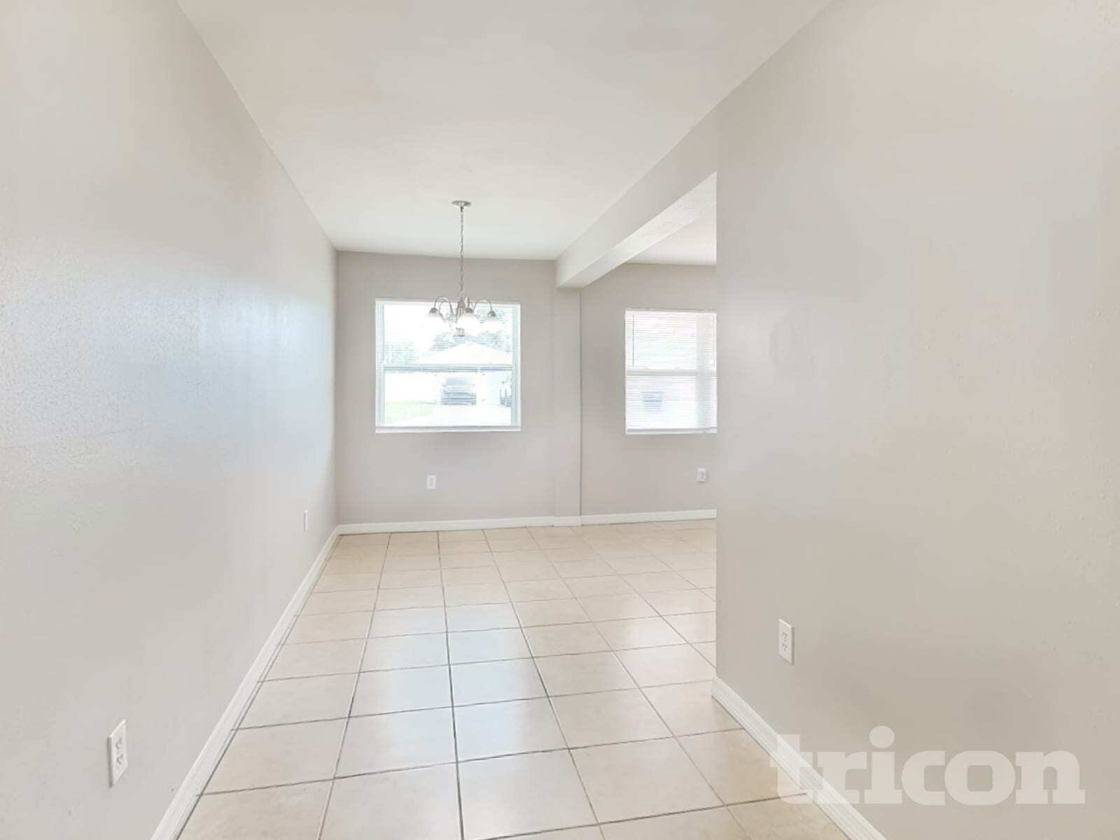 Building Photo - 1707 W Hanlon St