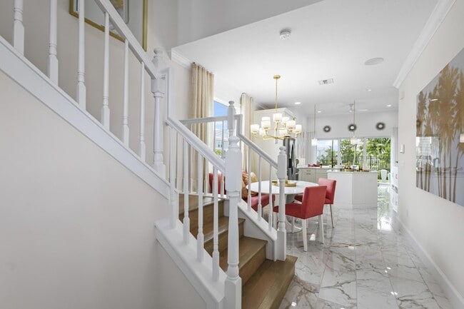 Building Photo - 16181 Oakview Dr