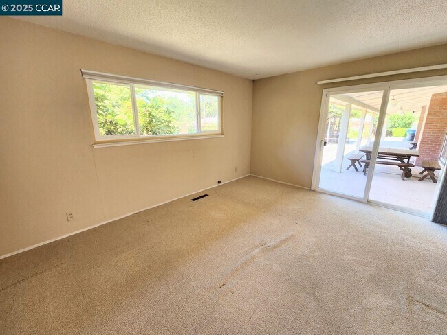 Building Photo - 171 Via Bonita