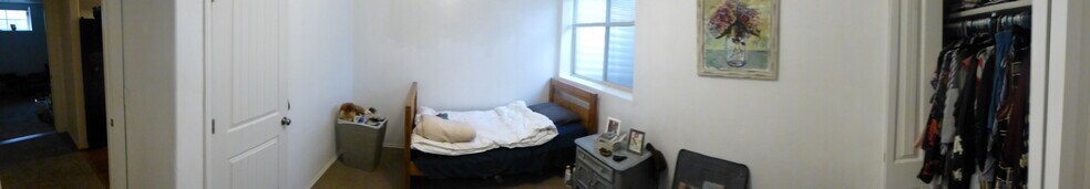 Building Photo - 1410 Canyon Dr