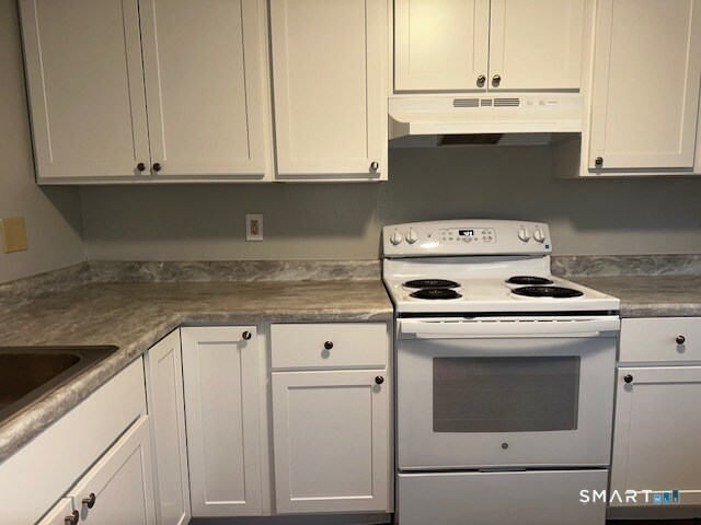 Building Photo - 7 Padanaram Rd