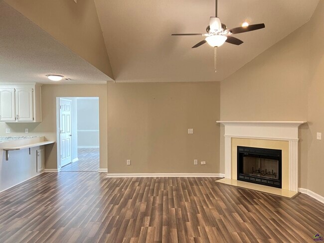 Building Photo - 203 Bryson Way