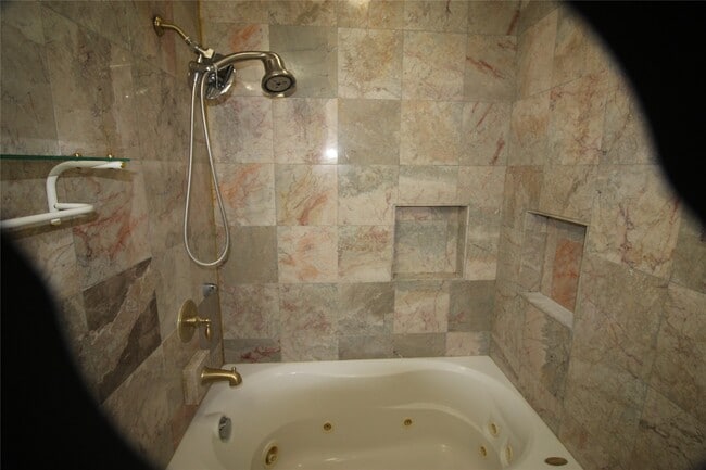 Building Photo - 458 Woodrail Dr