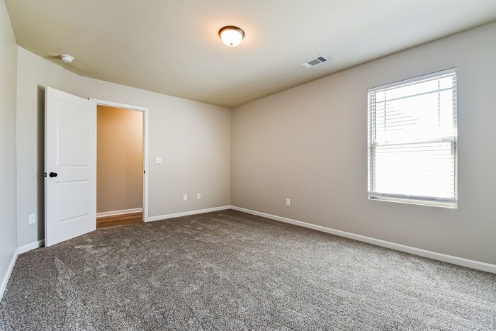 Building Photo - 424 Concord Terrace
