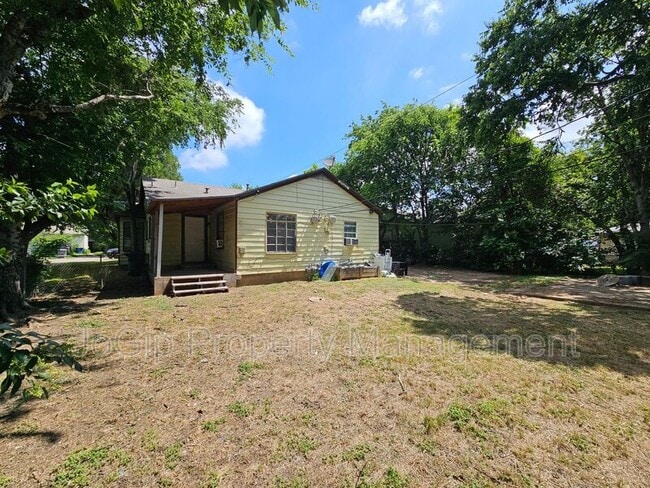 Building Photo - 6540 Hollis Ave