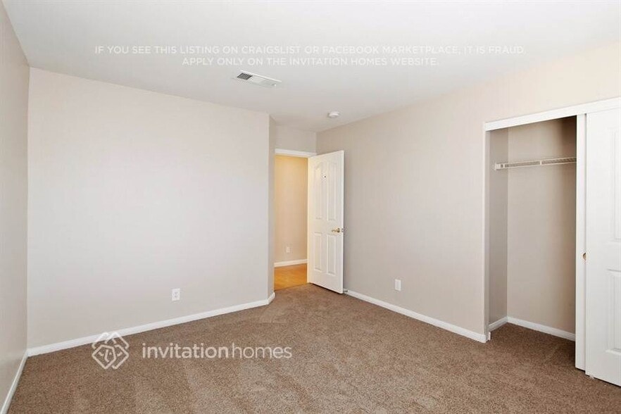 Building Photo - 8963 Hillsboro Creek Ct