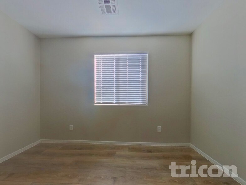 Building Photo - 17271 W Ashley Dr