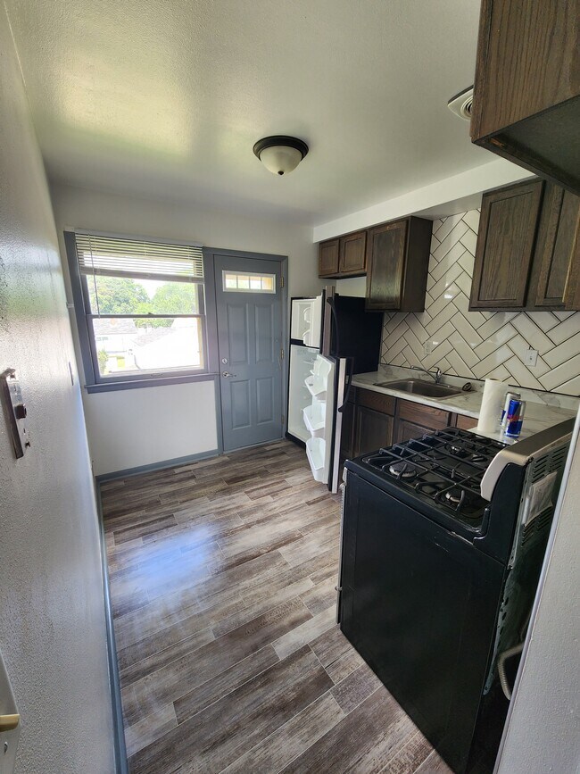 Building Photo - 6810 W Morgan Ave