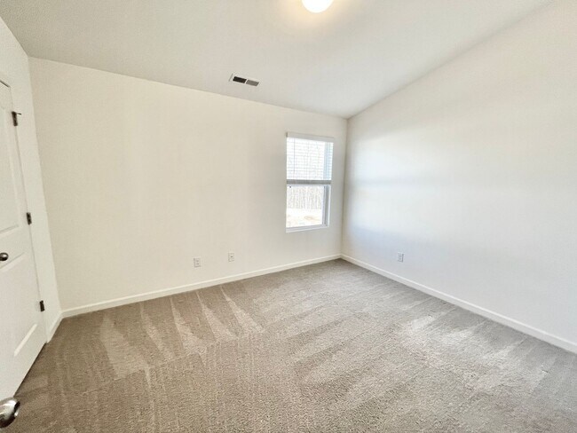 Building Photo - Charming Townhome Community in Mooresville...