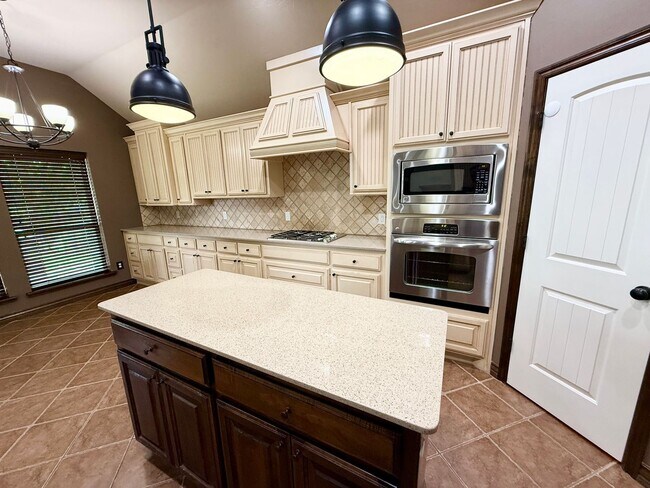 Building Photo - 4321 Carrington Ct