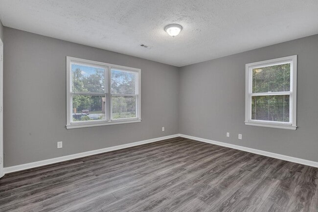 Building Photo - Charming 2-Bedroom Home in Desirable Wilmi...