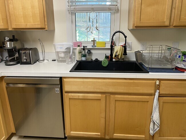 Building Photo - 7907 Laural Valley Way