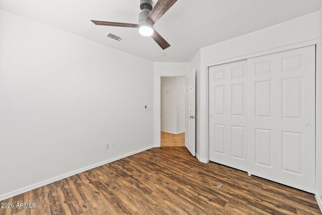 Building Photo - 17534 W Coyote Trail Dr