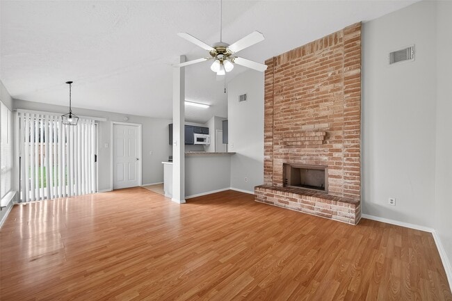 Building Photo - 5205 Beaverbrook Dr